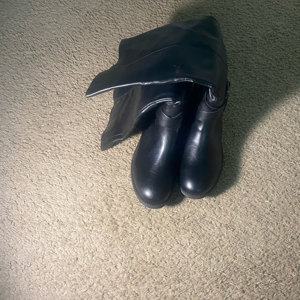 Calf black boots